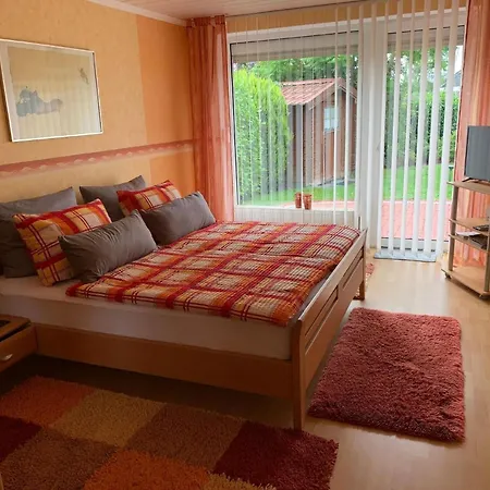 In Mit Garten, Terrasse Und Grill Holiday home *