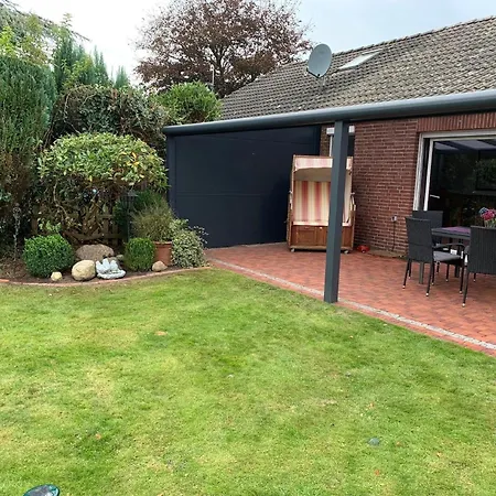 In Mit Garten, Terrasse Und Grill Holiday home Hage
